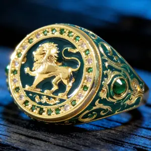 Men's Lion Ring – Blue enamel with gold lion engraving | Royal-style jewelry for men.