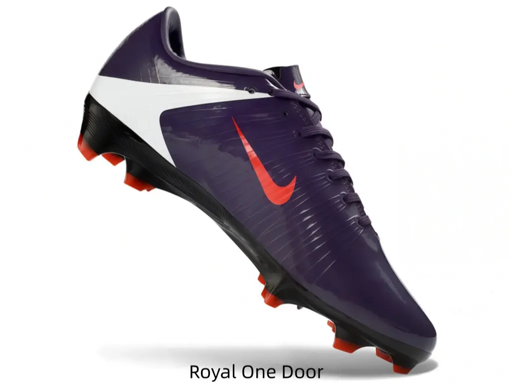 Responsive Cleats, Trustworthy Sports Accessory for Amateur Training and Field Exercise