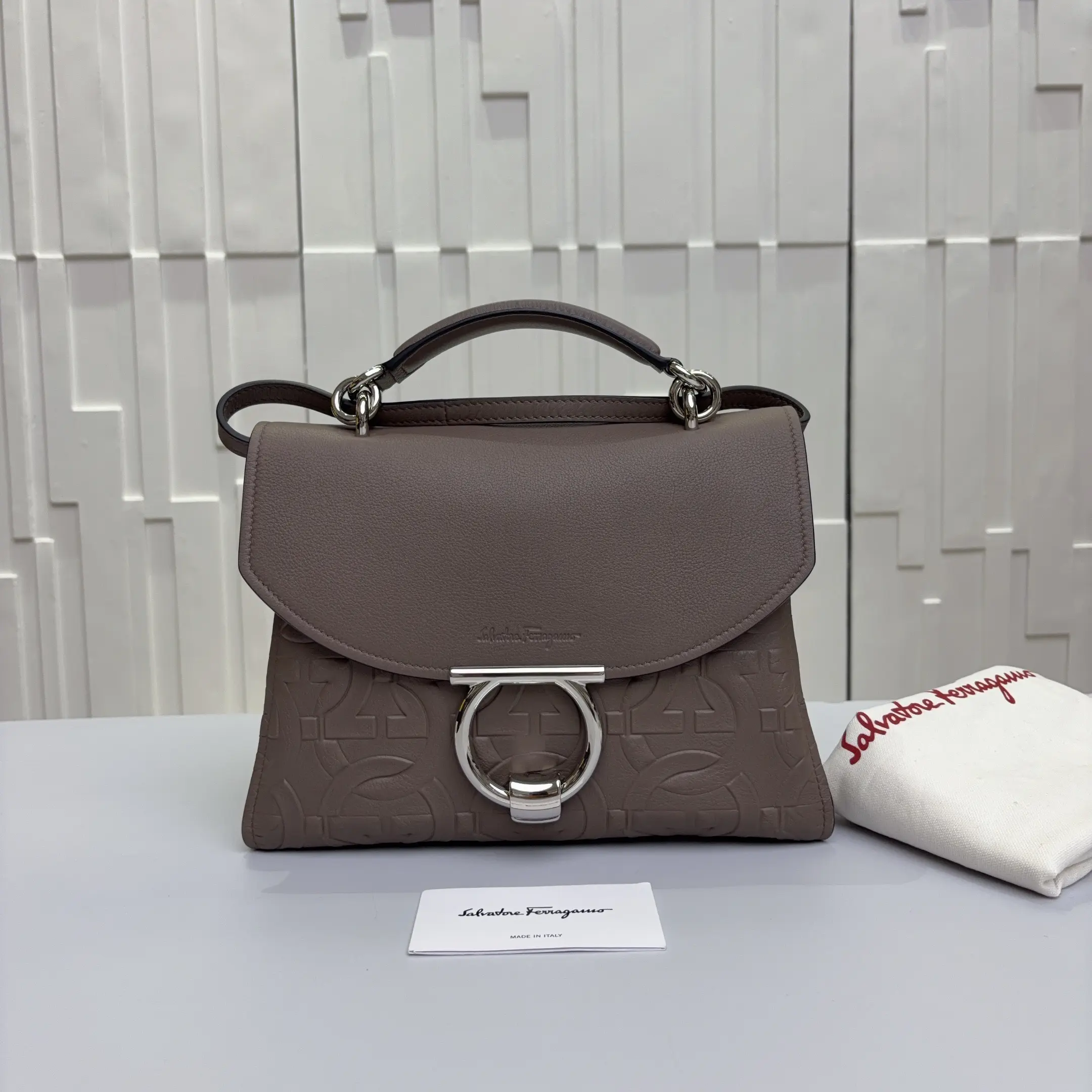 Pre-owned SALVATORE FERRAGAMO Leather Shoulder Bag I0704163613