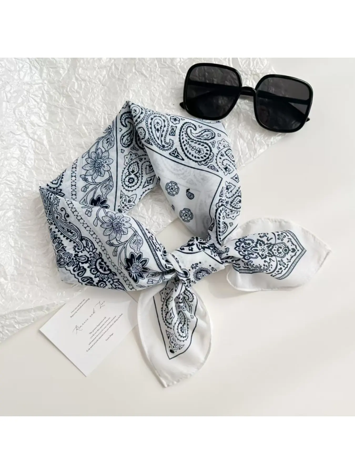 Korean-style spring and summer cotton-linen scarf 70x70, retro floral and paisley print, versatile for head wrapping, hair tying, or neck styling.