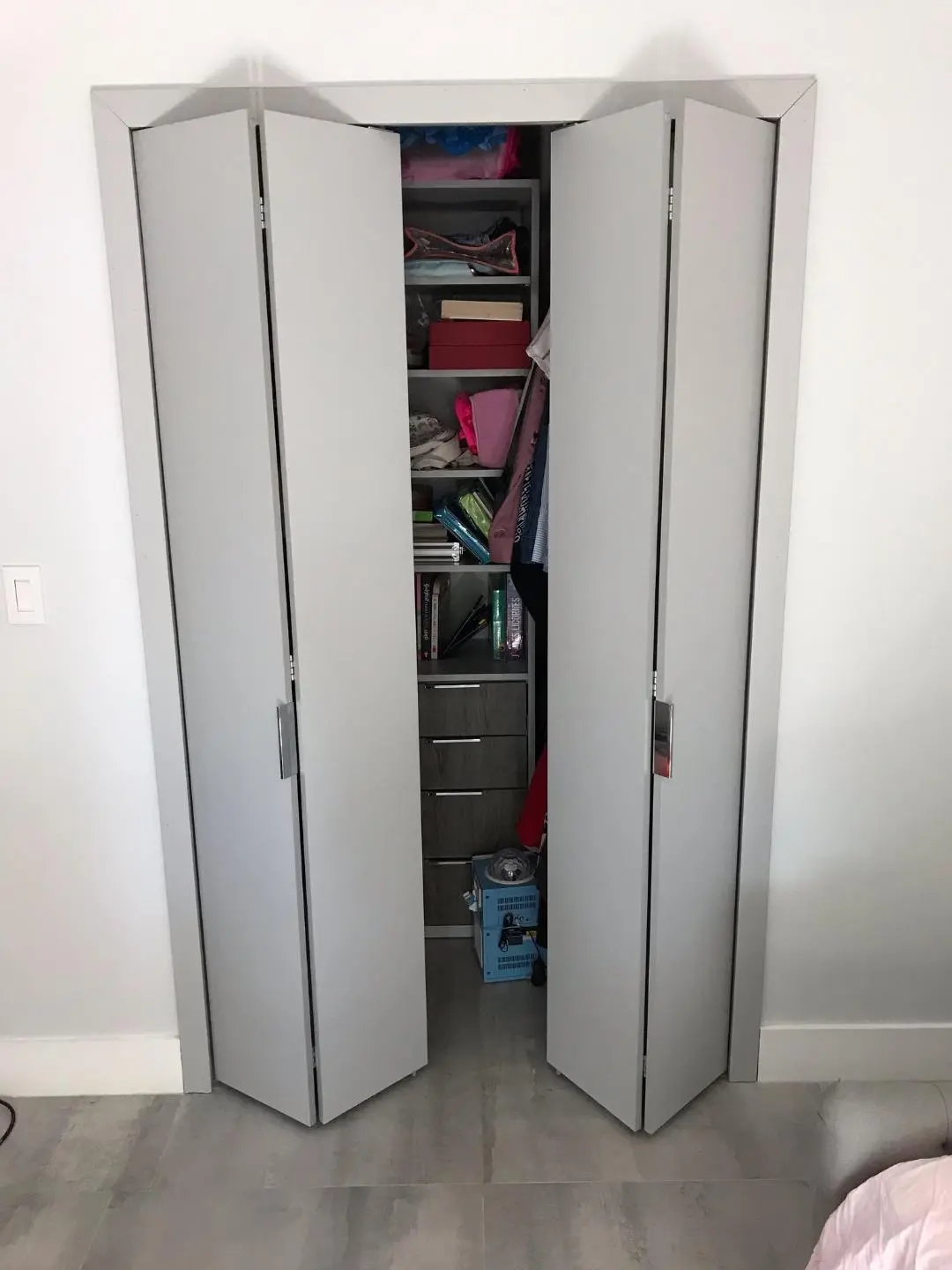 Aries bi-fold grey closet door 014