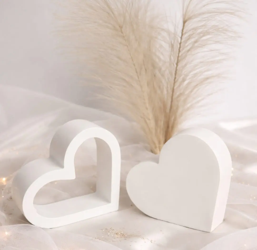 Minimalist Heart Decor Set with Pampas | Modern Home Decor | Elegant Table Centerpiece | Aesthetic Gift Idea