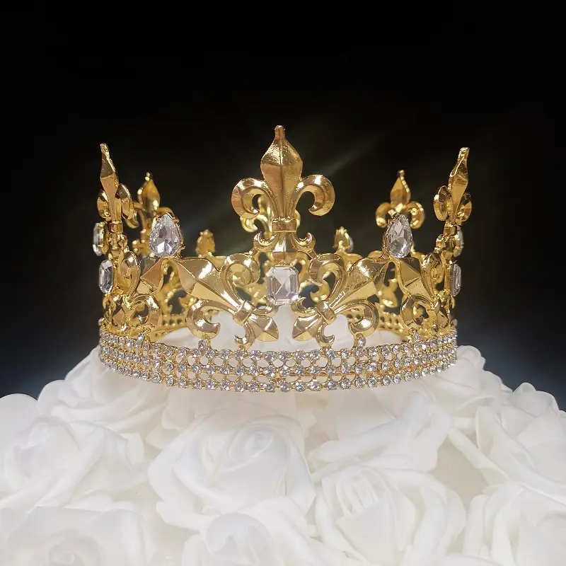 Tian Sweet 34040-CL 8.4 oz Fleur De Lis King Gold Crown Cake Topper - Clear