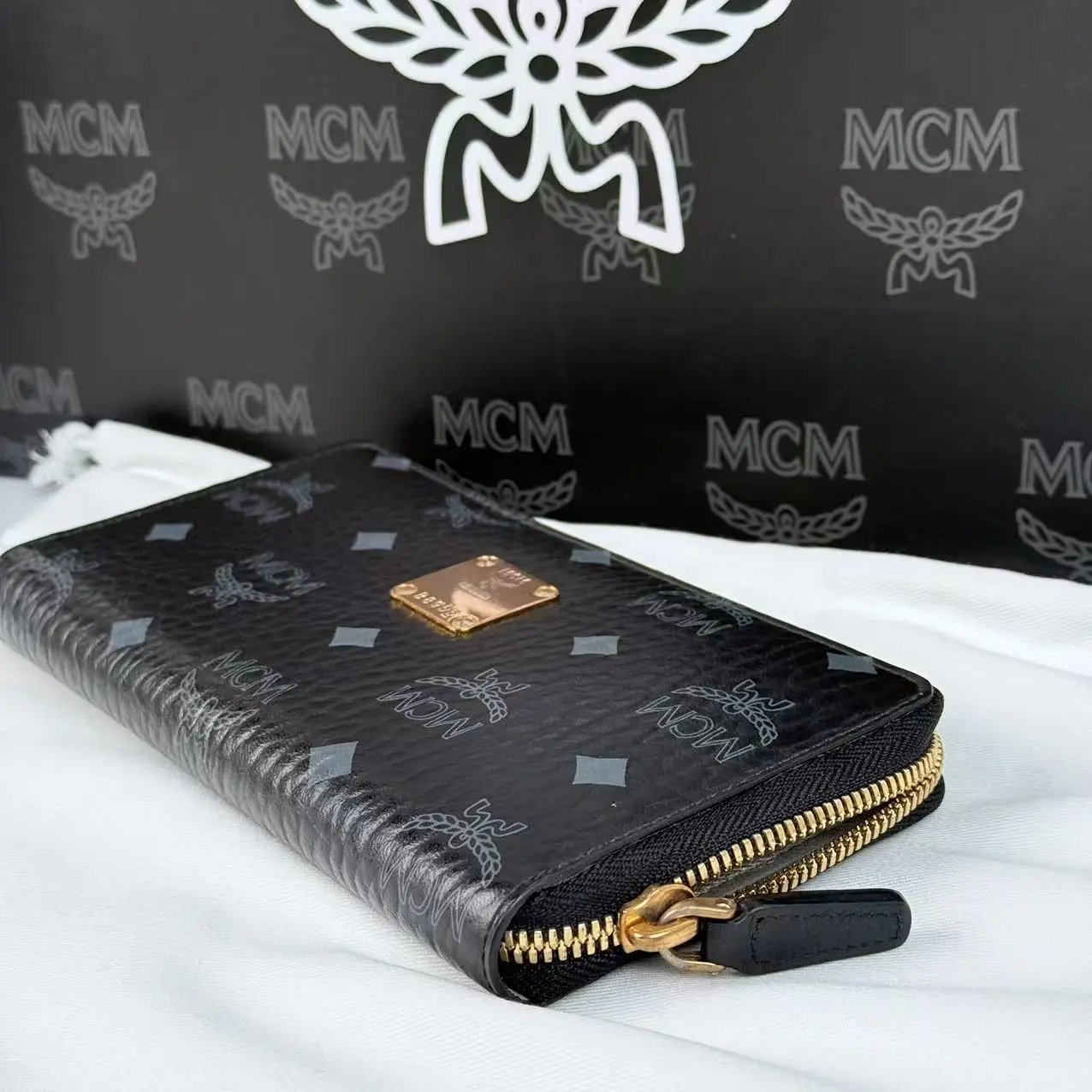 Pre-owned MCM Visetos Black Full Zip Long Wallet