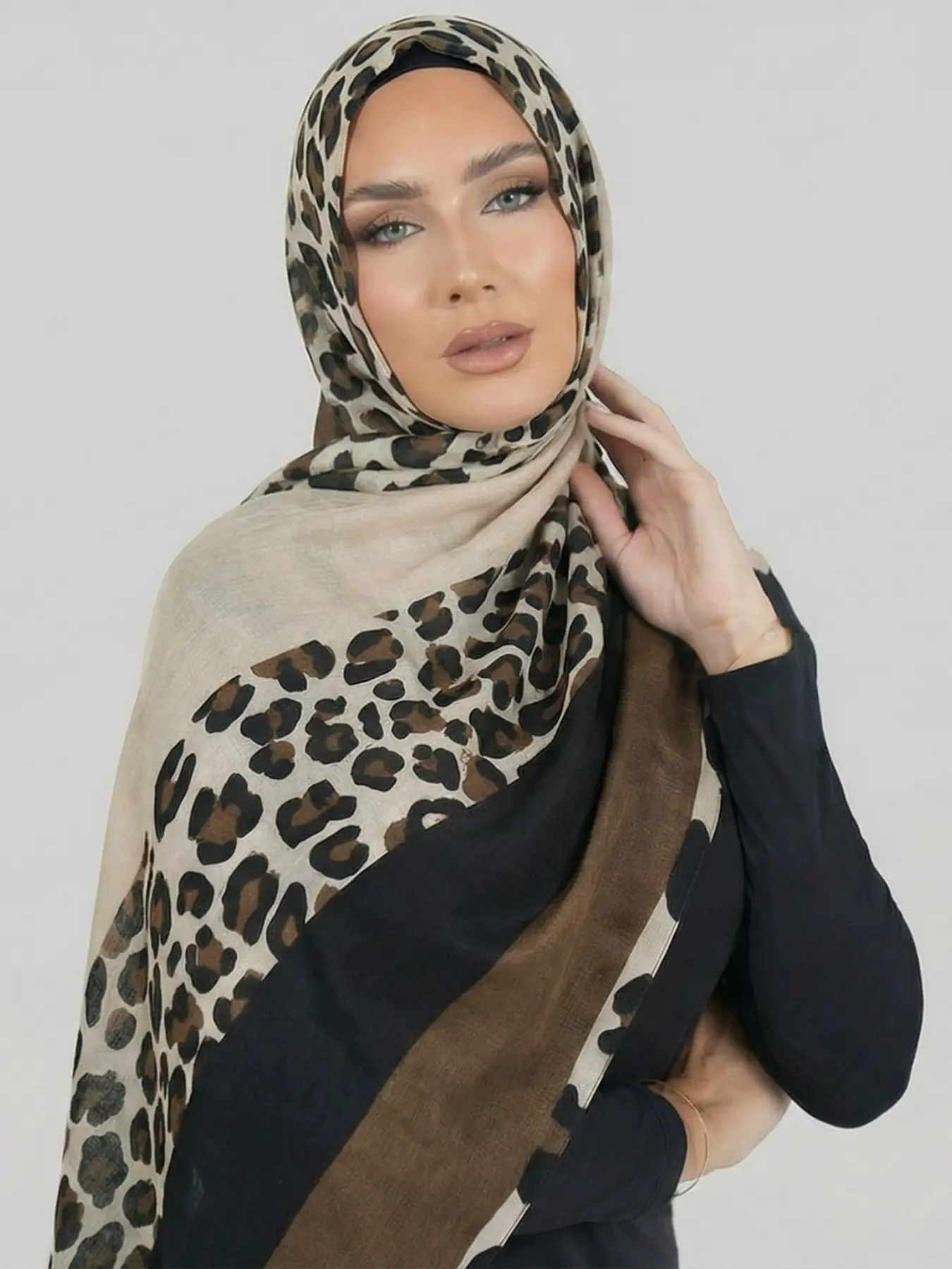Women's Fashion Solid Color Cotton Linen Leopard Print Scarf Turban Hijab Islamic Soft Headscarf Multi-Functional Sun Protection Wrap