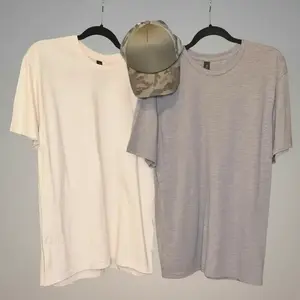 Perfect 2 t-shirt and a snapback bundle !