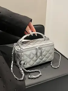 Women's Argyle Chain Handbag Crossbody Shoulder Bag, Fashionable Single-Shoulder Diagonal Carryall, High-Quality Contemporary Design, Fashionable Box Bag