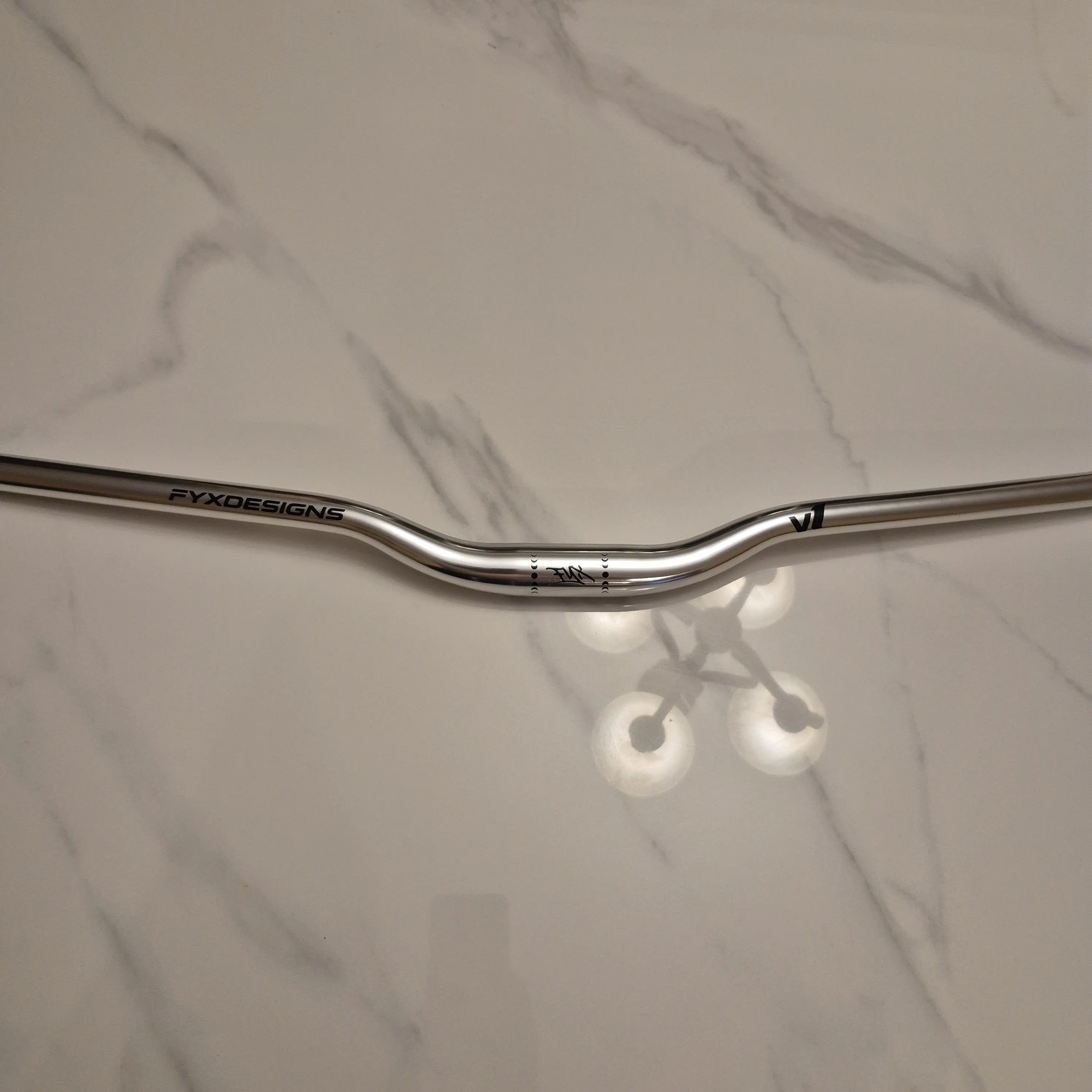 FYXDESIGNS V1 Chrome/Silver Handlebars (31.8mm)