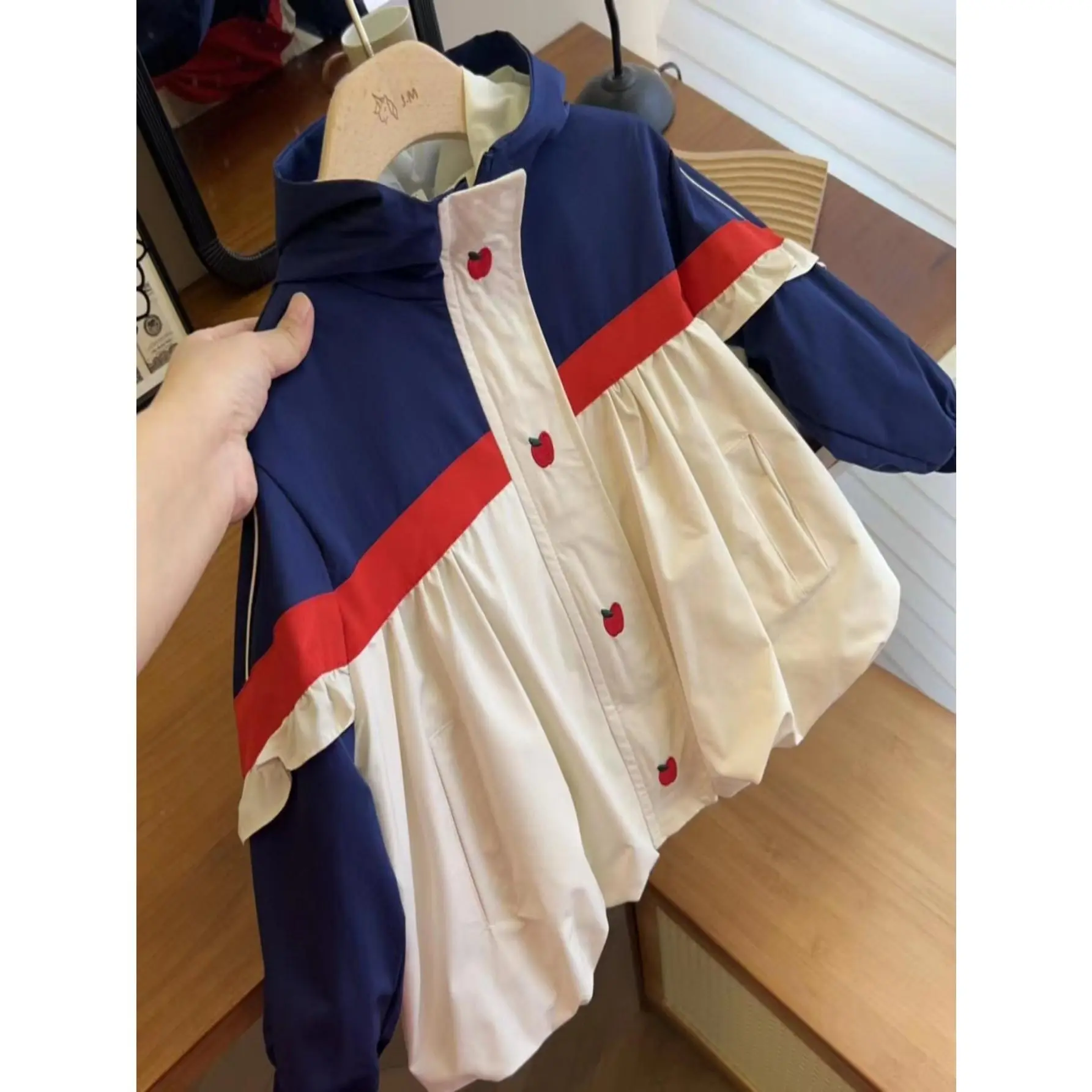 Windproof & Warm Girls Apple Print Jacket - Hooded Spring Coat with Back Tie, 100% Polyester, Soft & Comfy for Ages 3-7, Ideal for Outdoor Adventures