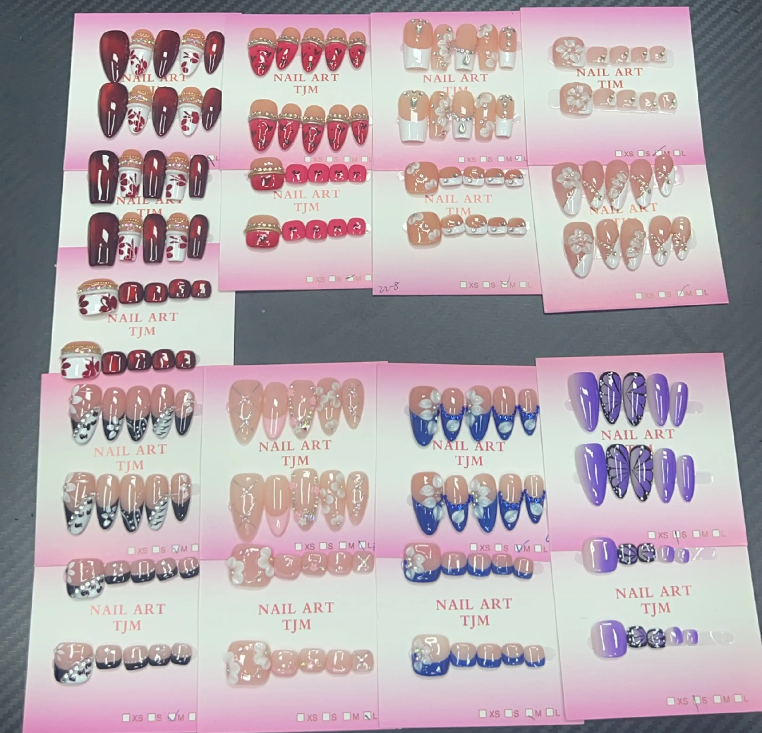 Lili(10580)gc.30$8set nails with toenails match ，With randomness, different styles and combinations  (If you need a specific type, you can make a note or come live choose )