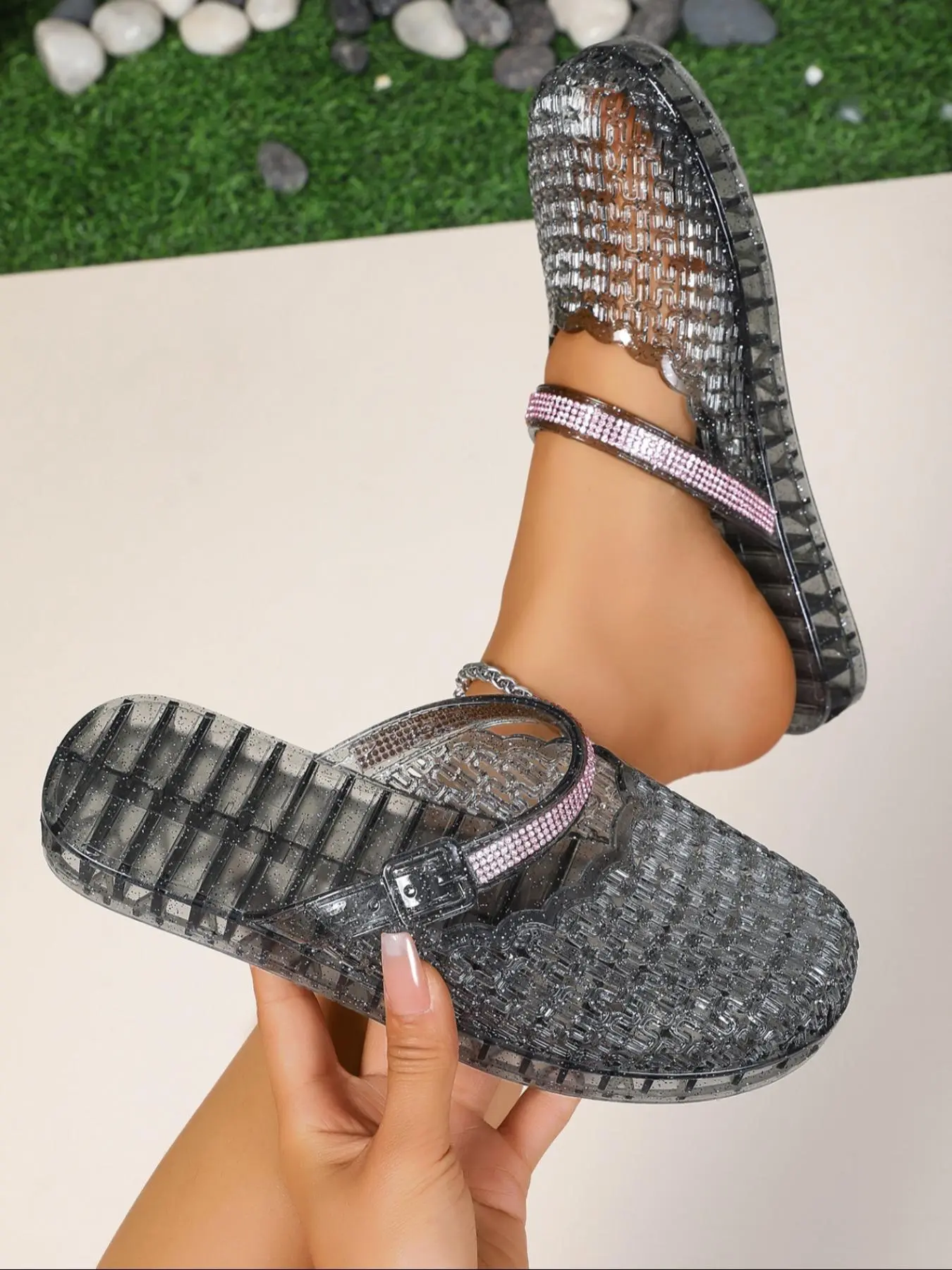 Trendy Women's Summer Jelly Glitter Sandals with Lightweight Breathable Hollow Design, Non-Slip Outdoor Flat Slippers for Beach Activities Footwear