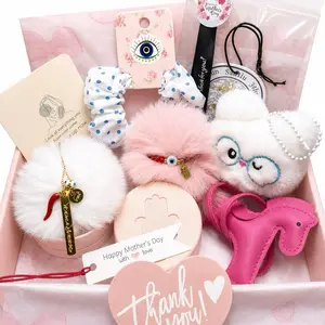 Mother's Day Mom Necklace Love Box - Perfect Gift for Mom with Adorable Accessories and Heartfelt Message