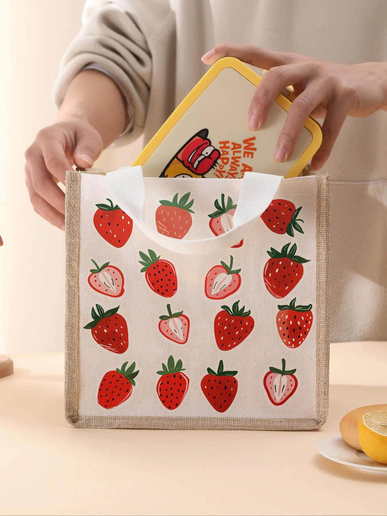 Strawberry Pattern Lunch Bag, Portable Insulated, Large Capacity Lunch Box Bag for Women & Men, Dinner Bag for Camping Student Picnic Food and Drink, Durable Lunch Bag, Reusable Lunch Bag, Lunch Bags Women