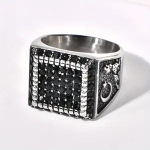European and American Luxury Hip-hop Moon and Wolf Pattern Stainless Steel Men's Ring, Inlaid with Synthetic Zircon, Suitable for Daily Gatherings and Banquets, As A Birthday Gift for Family or Friends