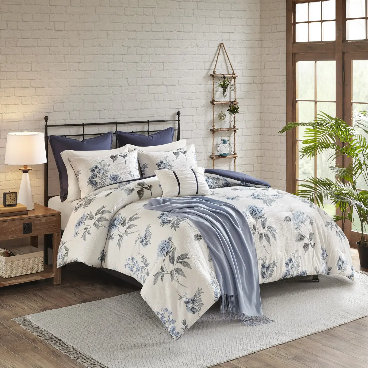 Blue King/Cal King Seersucker Comforter Set, 7 Pieces with Throw Blanket and Shams, Lightweight All-Season Bedding