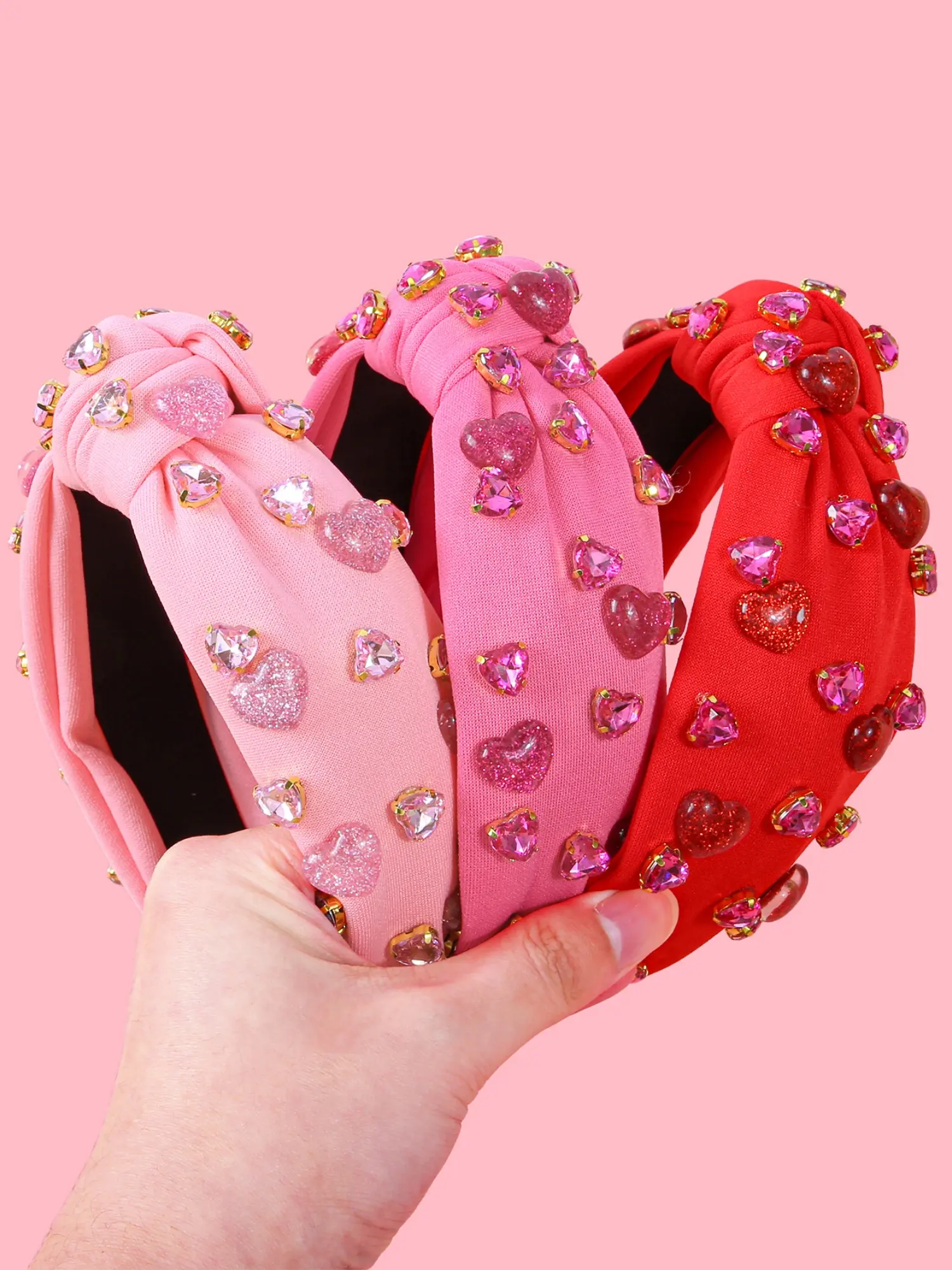 1 Valentine's Day wide brimmed headband with shiny resin heart and imitation rhinestone heart, elegant temperament, suitable for girls to use, suitable for holiday gatherings, very suitable for Valentine's Day