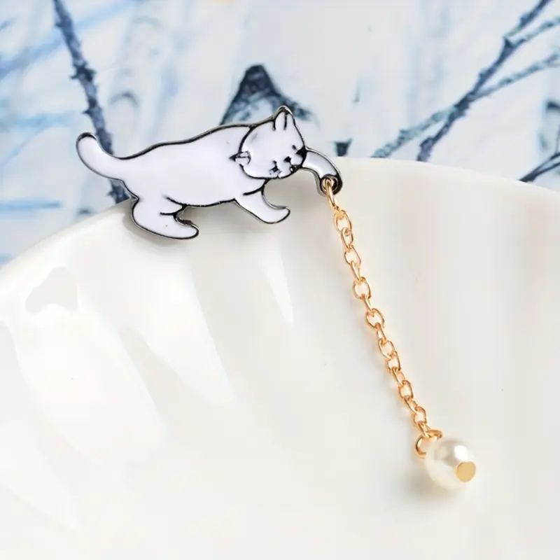 1pc Creative Cute Cat Fishing Enamel Pin with Faux Pearls - Cartoon Animal Figure Brooch for Daily Everyday Hat, Backpack Decoration, Animals, Japan And South Korea, Party, Simple