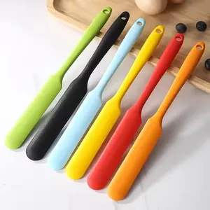 Food Grade Silicone Cream Scraper, Long Cake Spatula for Kitchen, Heat-Resistant Baking Tool for All-In-One Use, Pastry Decorating Tools