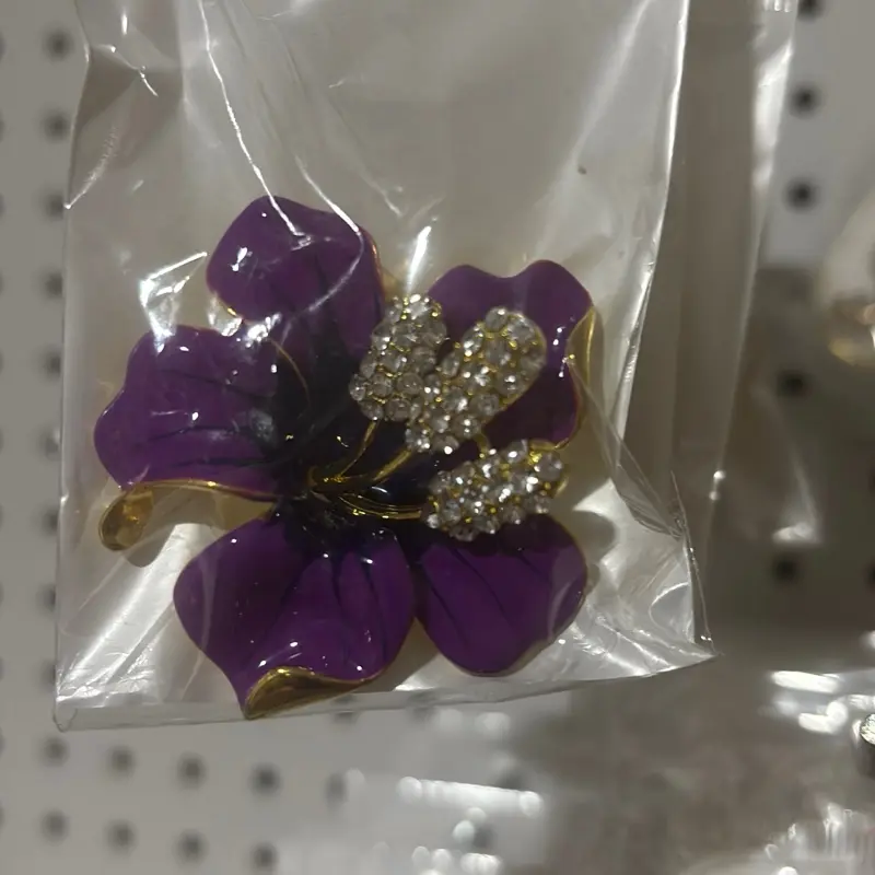 Cute Chic Flower Brooch, Fashion Clothes Accessory for Adding Feminine Charm to Everyday Outfits
