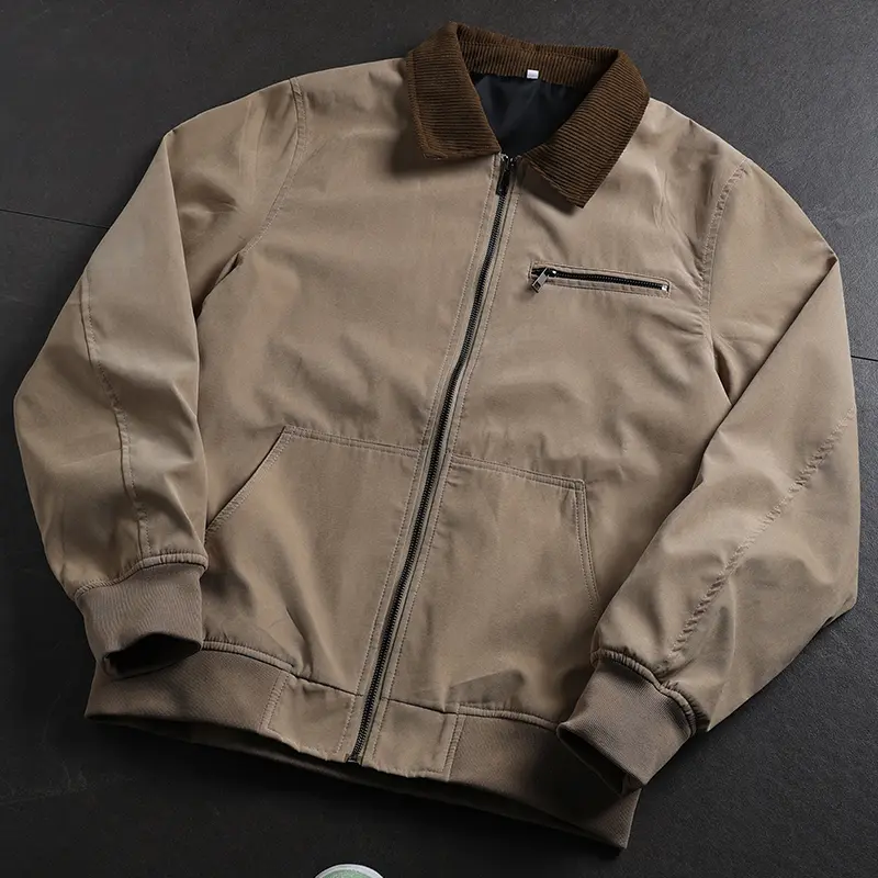 Men’s vintage workwear jacket, flight jacket top, casual loose fit versatile zip-up outerwear with turn-down collar and multiple pockets, suitable for outdoor wear and minimalist streetwear.