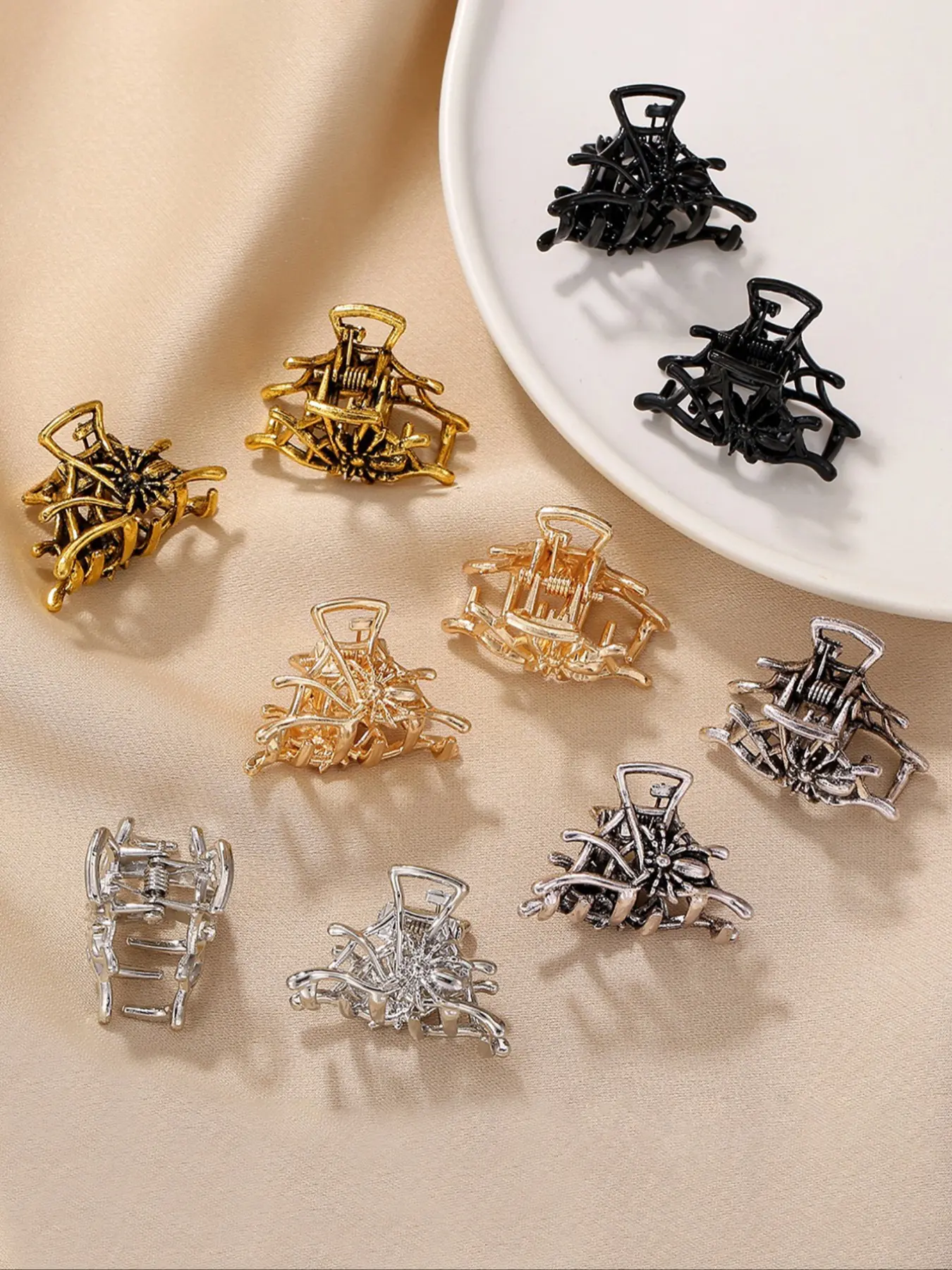 10pcs Halloween Dark Metal Mini Spider Web Hair Clips, Side Bangs Claw Clips, Hair Claws for Party Use, Unique Holiday Accessories, Fun Claw Clips