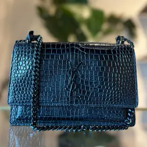 Pre-owned Yves Saint Laurent Croc Embossed Calfskin Leather Crossbody Bags SAINT LAURENT Medium Monogram Sunset Black Crocodile Embossed Calfskin Shoulder Bag