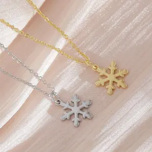 Cross-Border New Simple Christmas Snowflake Pendant Necklace Glossy Copper Gold-Plated Fashion Ins Exquisite Collarbone Chain