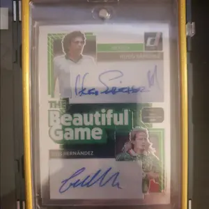 Donruss 25-26 Hugo Sanchez and Luis Hernandez Auto Signature The Beautiful Game