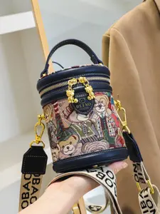 Fashion Cartoon Bear Pattern Bucket Bag, Fashionable Cylindrical Wallet with Top Handle, Mini Double-zipper, Fashionable Unique Bags