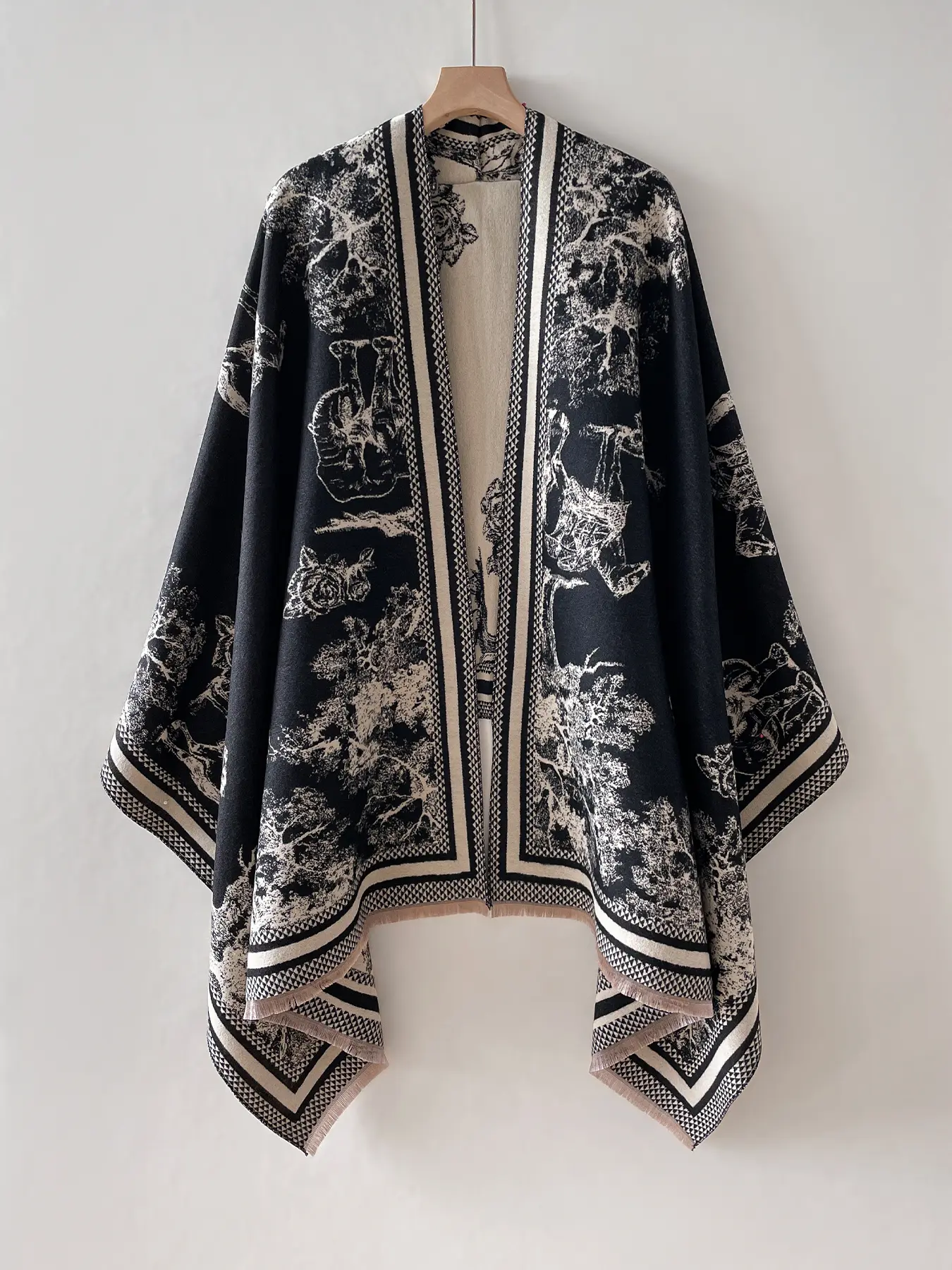 1pc Women's Elegant Thick Scarf with Double-Sided Elephant Print, Cozy and Luxurious Fall & Winter Wrap, Perfect for Travel and Outdoor Use