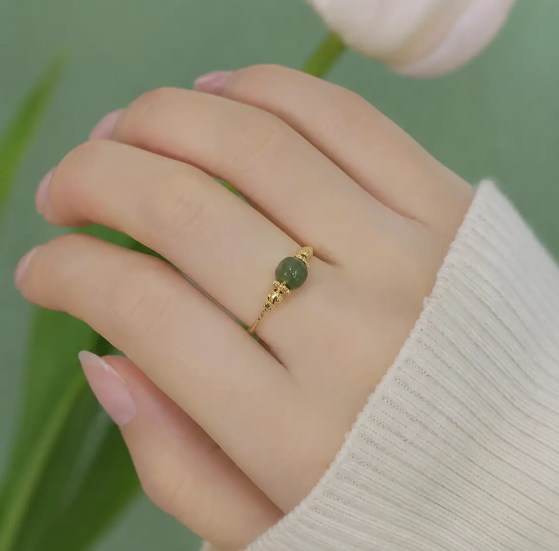 Women's Minimalist Design Green-Tone Resin Bead Ring - Gold-Tone Open Adjustable Band, Lightweight Plastic Round Bead Costume Jewelry for Everyday Casual Wear