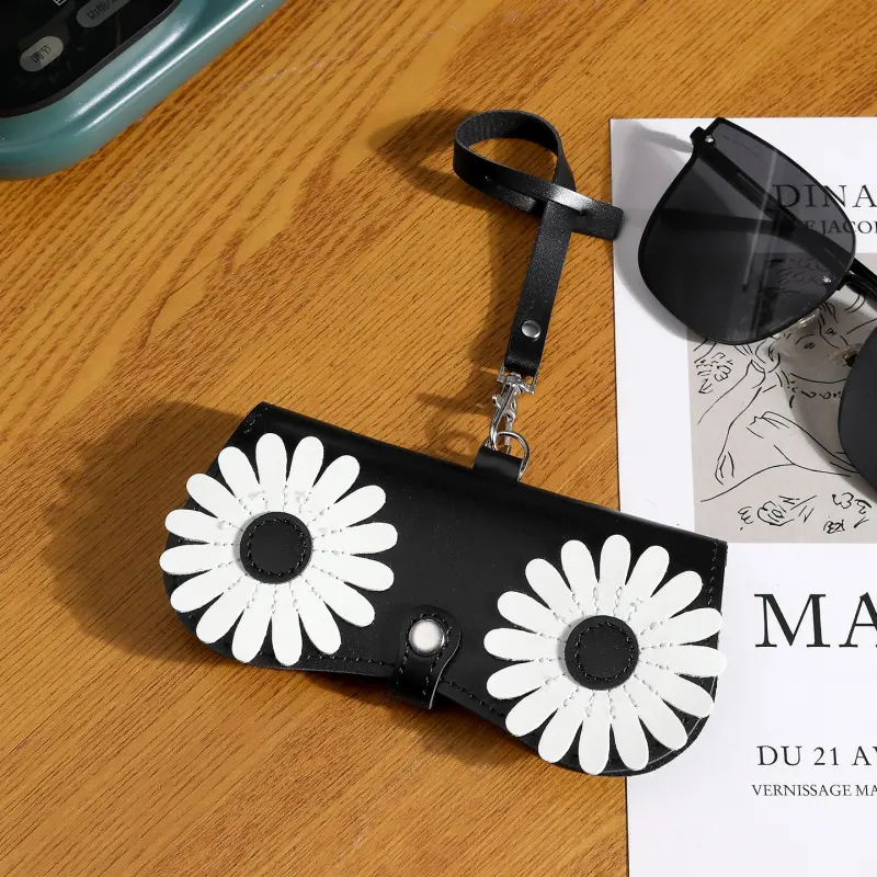 BY-8018: Daisy Black