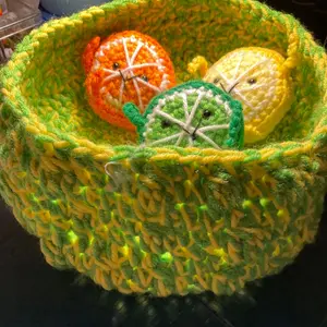 Citrus buddies with basket