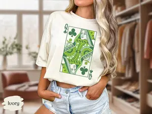 Queen of Clubs Shirt for St. Patrick's Day, Green St. Pats T Shirt, Retro Boho Vintage Graphic Tee, Fun Green Pub Crawl Tee Top Womenswear