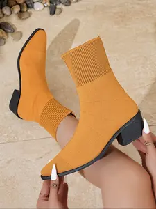 Women's trendy simple black round-toe ankle boots, Winter Boot Shoes, that make your legs look slimmer, with stretchy knit for autumn and winter outdoor wear, suitable for everyday casual wear, a must-have gift
