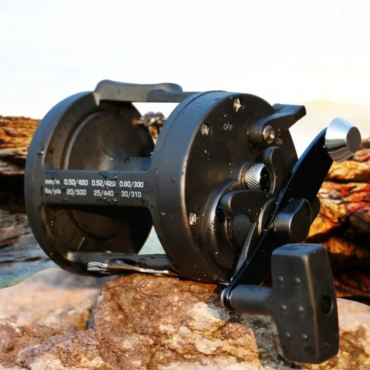 Sougayilang Trolling Fishing Reel Black 3.8:1 Saltwater Freshwater Spinning Fishing Tackle Reel for Sea Fishing