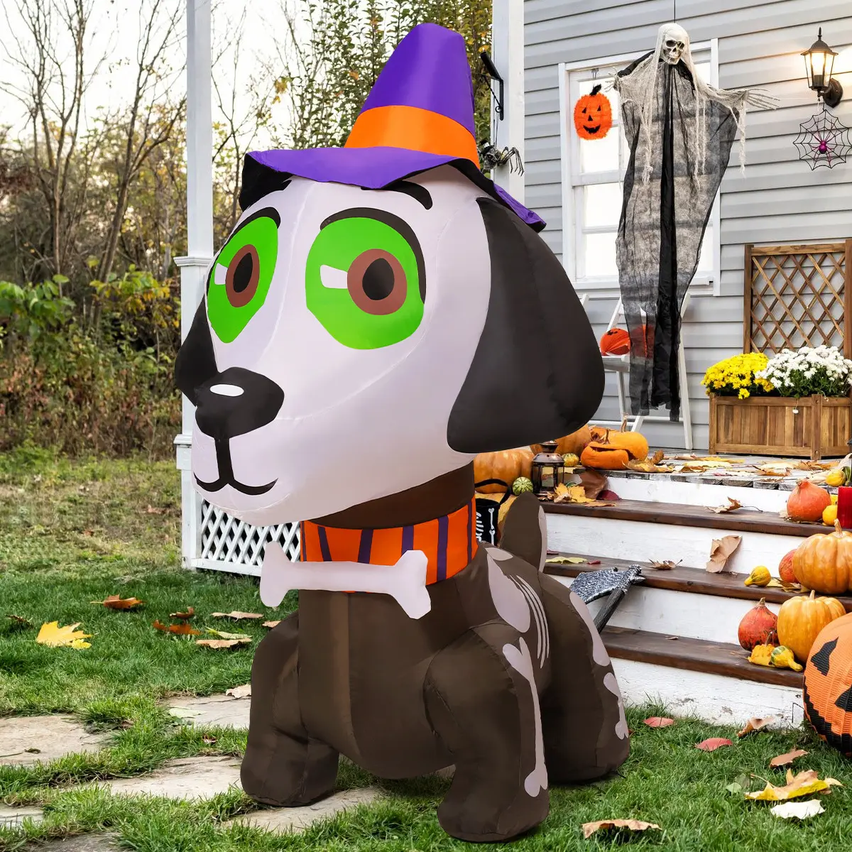 1.55 meter high hooded skull dog [not av