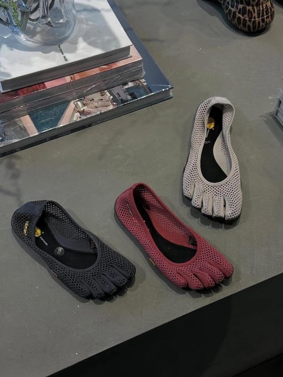 Five-Toe Yoga Shoes – Women's Toe-Separating Mesh Sneakers for Pilates, Running & Dance, Breathable Outdoor Fitness non-slip lightweight breathable comfortable fashion Five-Toe Yoga Shoes – Women's Toe-Separating Mesh Sneakers for Pilates, Running & Dance, Breathable Outdoor Fitness non-slip lightweight breathable comfortable fashion