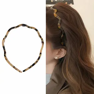 4pcs  different colored wavy glasses headbands, goggles headbands, and pressure-free anti-slip headbands for women A lady's gift