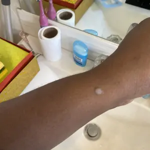 Product Review of Peter Thomas Roth Instant FIRMx Eye Temporary Eye Tightener, Instant Firming Under-Eye Cream, Minimize Appearance of Under-Eye Bags and Puffiness from S**y S**🍓