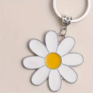 1pc minimalist zinc alloy daisy keyring, featuring an adorable floral charm with secure single ring. A stylish accessory for handbags or car keys, this makes an ideal unisex gift for girlfriends, partners, or friends who adore daisies.