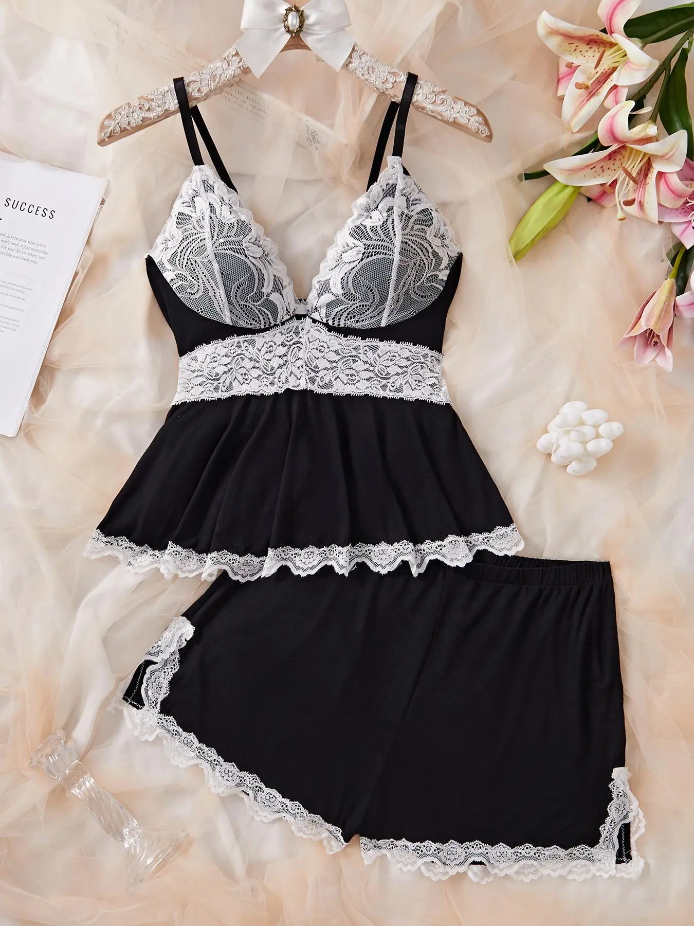 Women Pajama Set Lace Short PJ Set  V Neck Sleeveless Sleepwear Drawstring Waist Nightwear