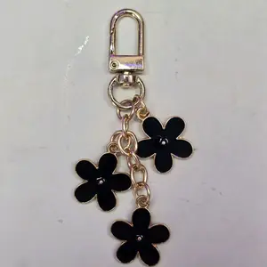 Black Daisy Flowers Kindle Charm