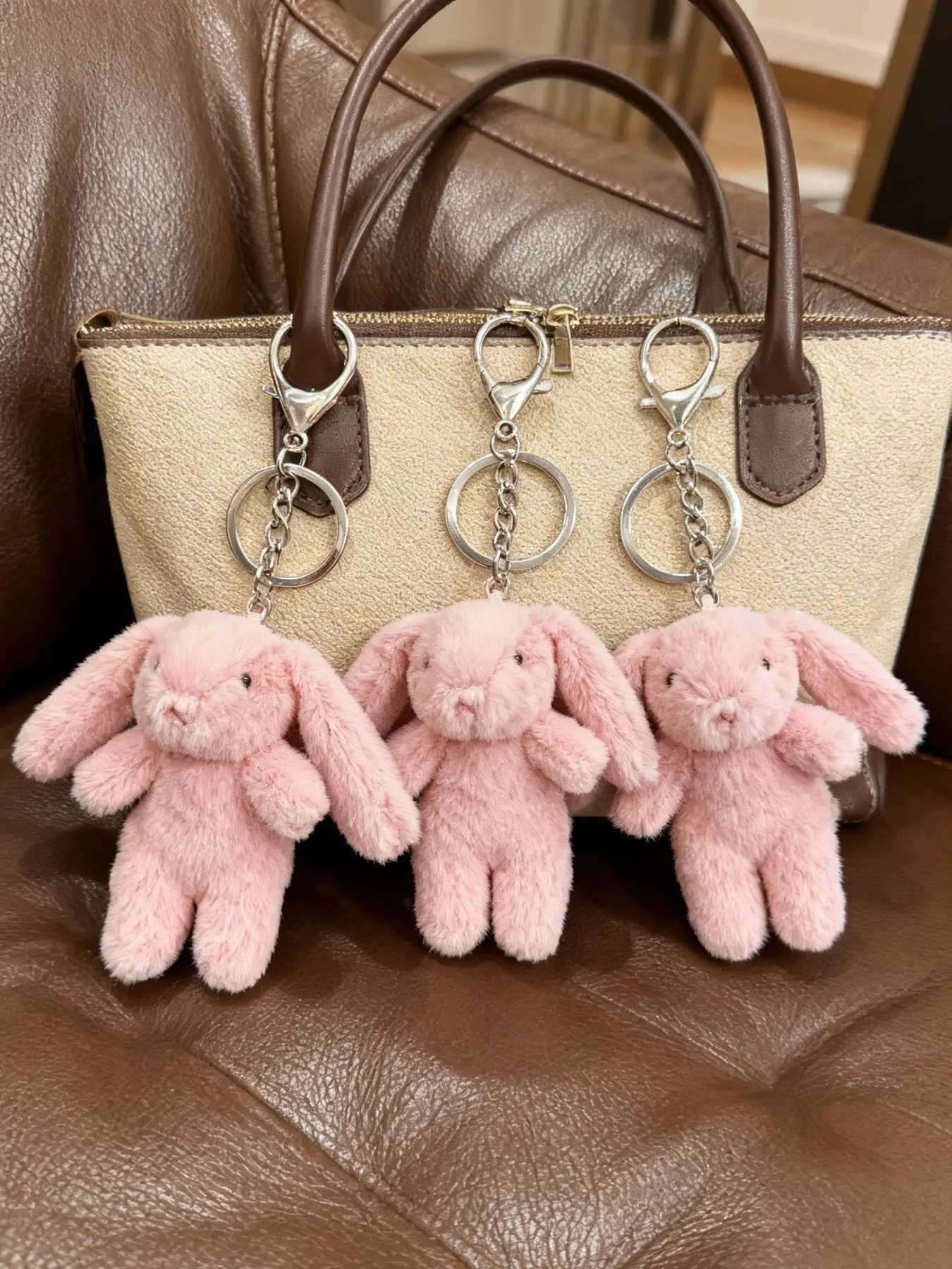 1PCS Cute Soft Rabbit Keychain, Soft Furry Animal Keychain, Rabbit Fur Ball Plush Keychain Decoration, Car Keychain, Cute Keychain, Cute Keychain Accessory, Animals Keychain Decor