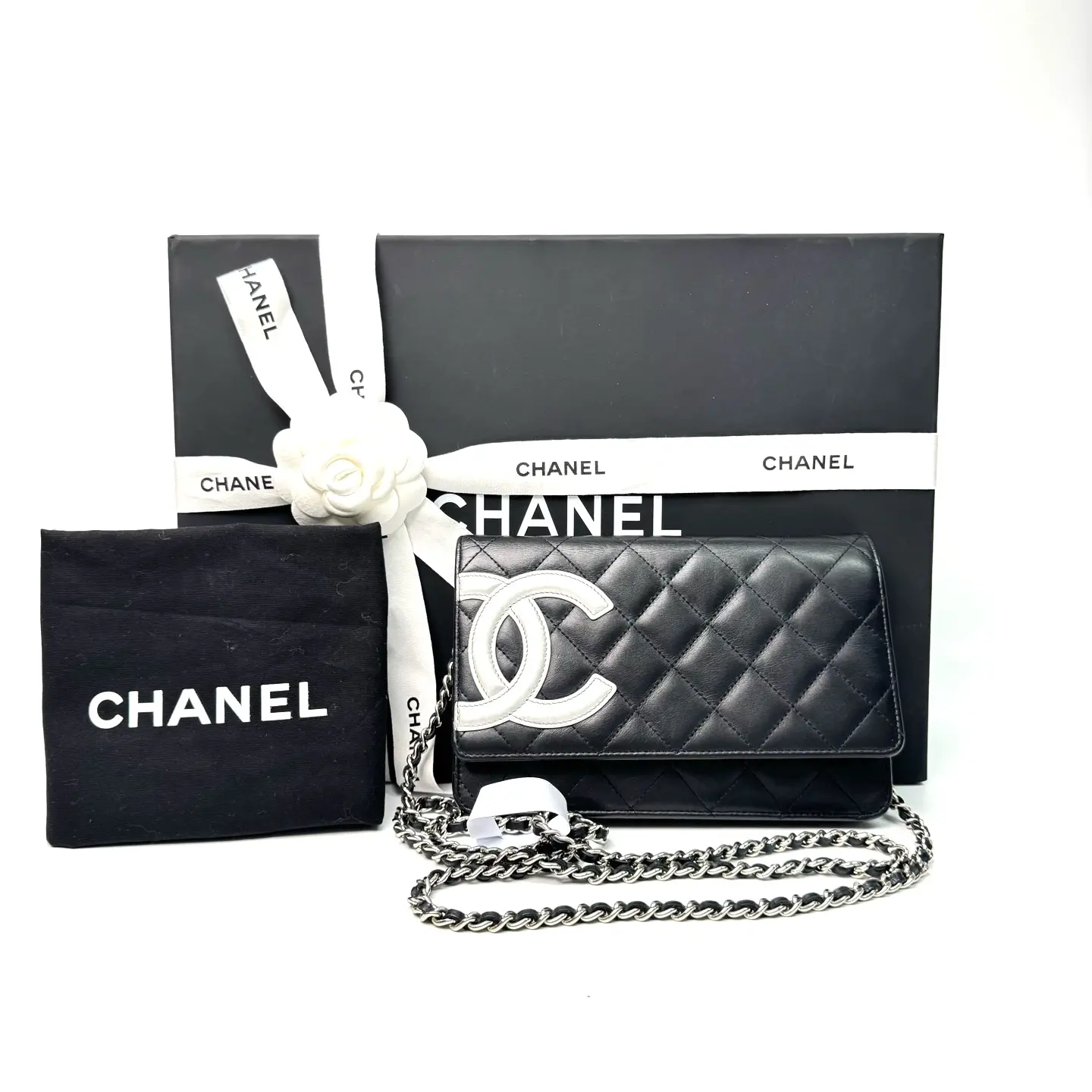 Pre-owned CHANEL Preowned Two Tone Smooth Lambskin WOC Classic Flap Crossbody Purse Large CC Hardware 19cm Base 2011 Serial N22829483