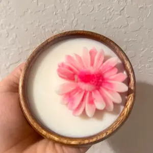 Pink & White Daisy Candle Decor