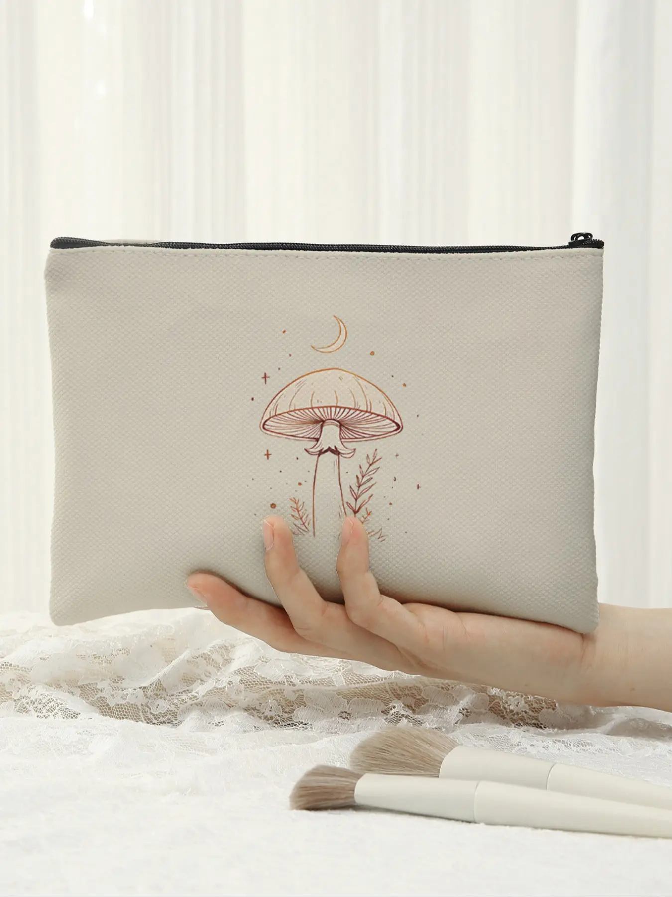 Mushroom Snack Bag for Travel, Organizer for Cosmetics & Emergency Snacks, Ideal Gift for Friends & Sisters, Fashionable Storage Pouch