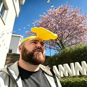 Adjustable Hand Shaped Sun Visor Headband Fun Yellow Hand Sun Shade Hat for Summer Outdoor Activities and Parties Ideal for Outdoor Events and Parties