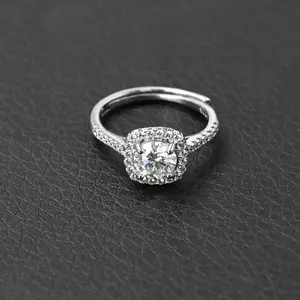 Classic Square Cut Moissanite Halo Ring for Women 0.8CT 6MM D VVS1 Adjustable Band 18K Gold Plated Hypoallergenic Stackable Fine Jewelry Gift Wedding Ring Set Wedding Anniversary Ring