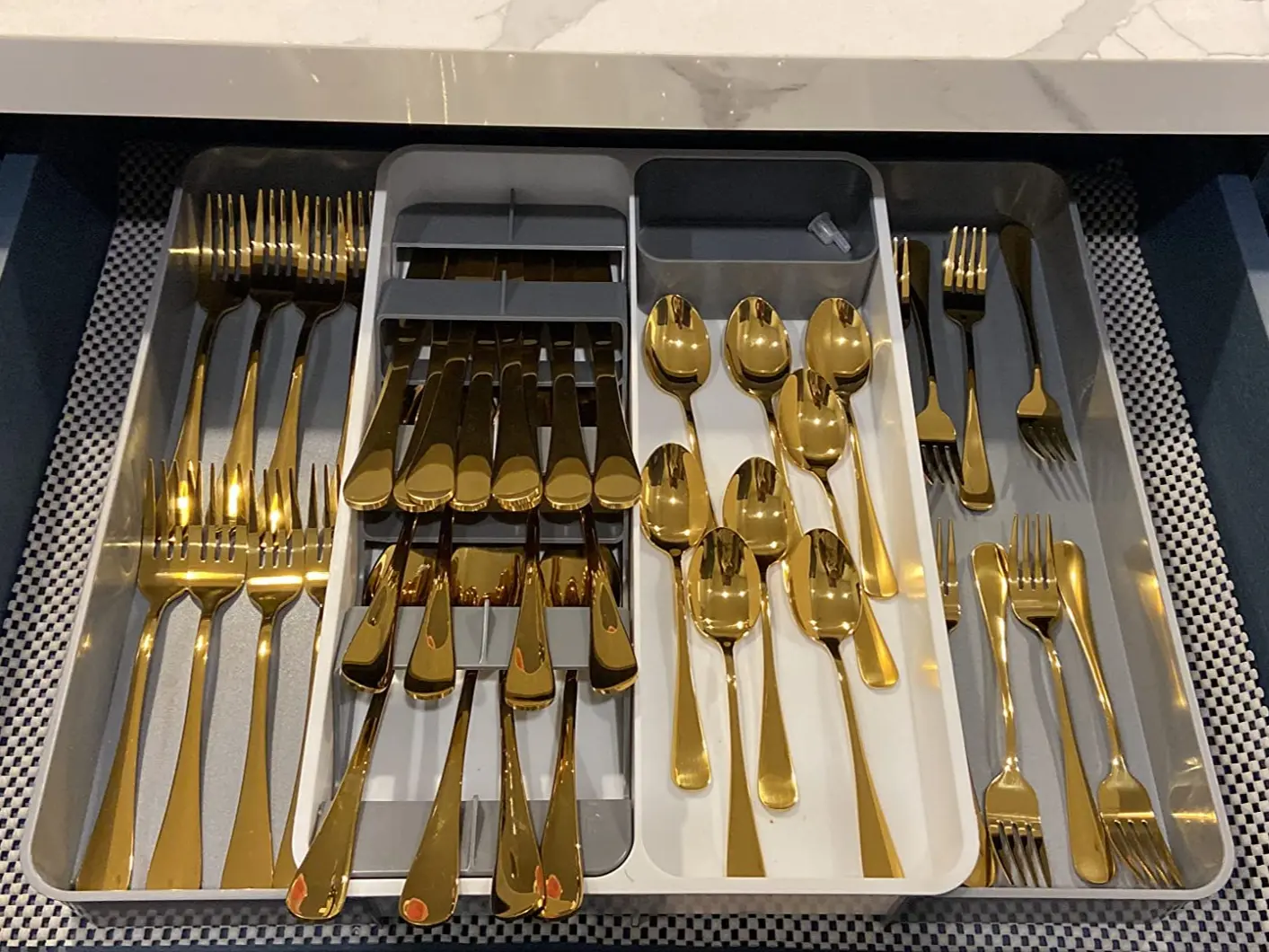 30 Pieces Heavy Duty Stainless Steel Flatware Set Golden Color 30 Pieces Heavy Duty Stainless Steel Flatware Set Golden Color